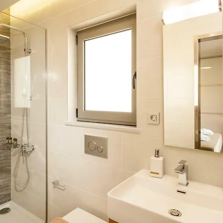 Villa Kagiemar Luxury House